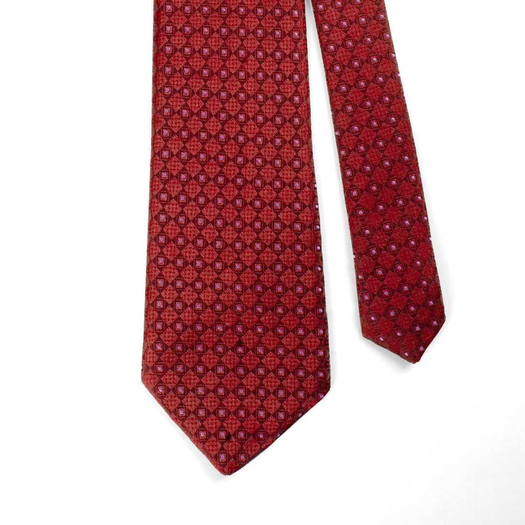 ELEGANT MAROON TIE