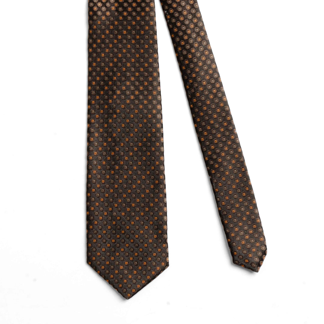 Jumbo Dotted Brown Tie