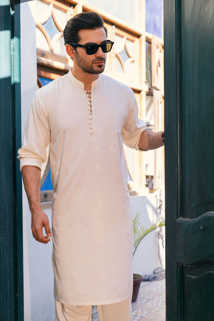 Aghaaz Cream Kurta Pant