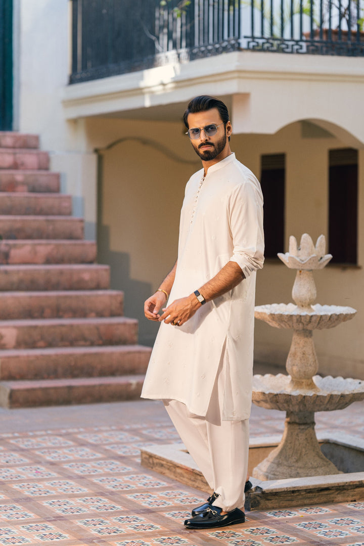 Aghaaz White Kurta Pant