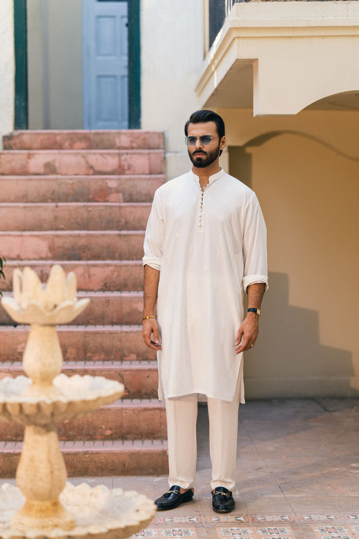 Aghaaz White Kurta Pant